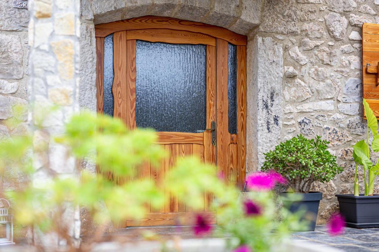 Holiday Home Eredita Milohnici Exterior foto