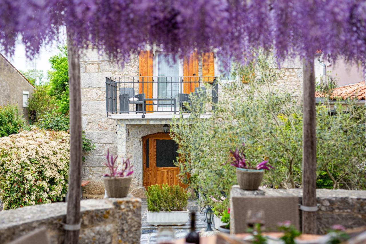 Holiday Home Eredita Milohnici Exterior foto