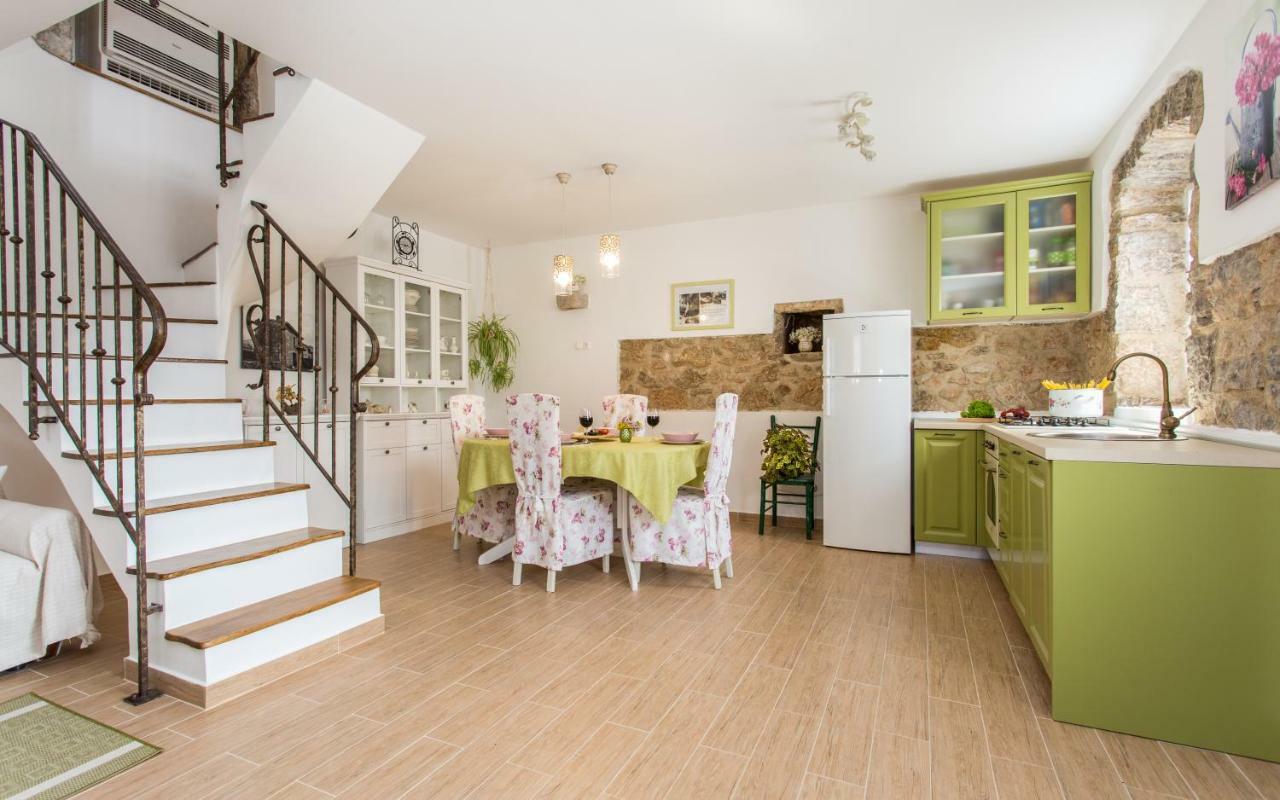 Holiday Home Eredita Milohnici Exterior foto