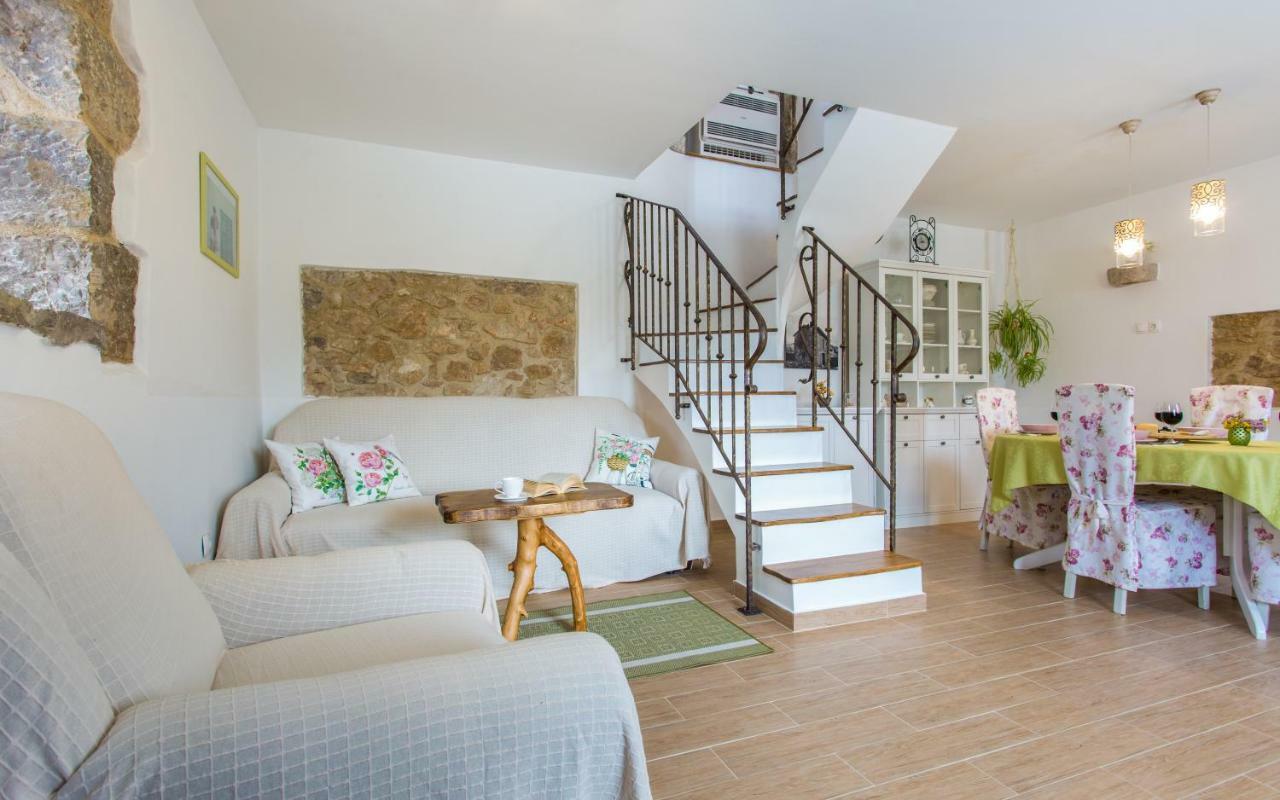 Holiday Home Eredita Milohnici Exterior foto