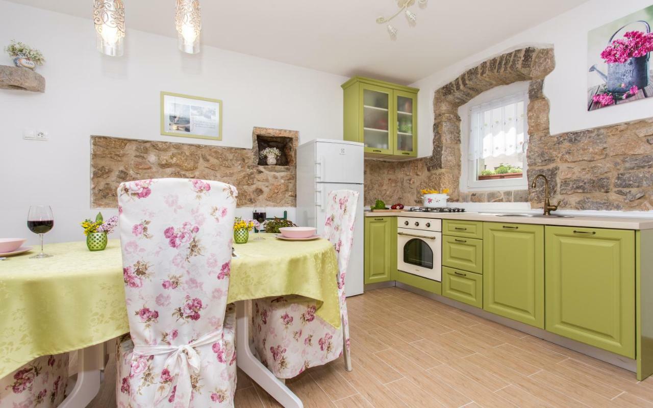 Holiday Home Eredita Milohnici Exterior foto